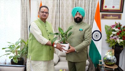 Cabinet Minister Shri Ganesh Joshi paid a courtesy call on Hon’ble Governor at Lok Bhavan.