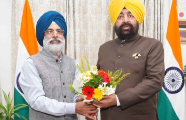 Dr. Jagdeep Singh, Vice Chancellor, Punjabi University, Patiala, paying a courtesy call on the Governor.