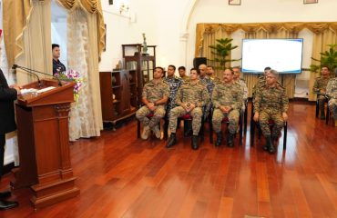 Governor addressing the officers of Higher Command Course in the program organized at Lok Bhavan.
