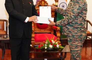 राज्यपाल से लोक भवन में हायर कमांड कोर्स के अधिकारियों ने मुलाकात की।