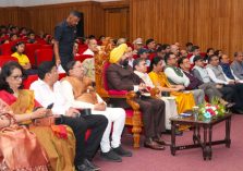 लोक भवन में आयोजित वन्यजीव सप्ताह-2026 के समापन समारोह में प्रतिभाग करते हुए राज्यपाल।