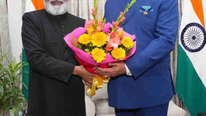 Newly appointed Chairman of the Uttarakhand Minority Hunar Council, Shri Mufti Shamoon Qasmi, paid a courtesy call on the Hon’ble Governor