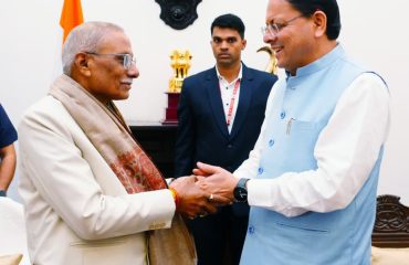 Chief Minister Shri Pushkar Singh Dhami paying a courtesy call to the Governor-designate of Uttarakhand, Dr. Dhal Singh Bisen, at Lok Bhavan.