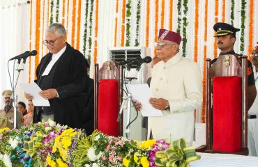Governor Dr. Dhal Singh Bisen taking the oath of office as the Governor of Uttarakhand at a ceremony held at Lok Bhavan.