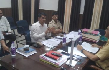 Divisional Commissioner holding a meeting with Munger District Magistrate and Superintendent of Police regarding preparation of Shravani Mela 2023 and law and order on Bakrid festival