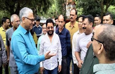 माननीय कार्यकारी अध्यक्ष द्वारा वृक्षारोपण