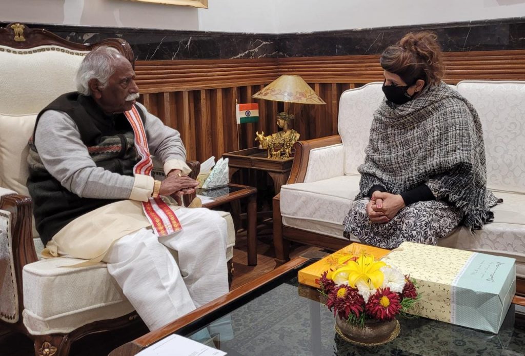 Governor Shri Bandaru Dattatraya while interacting with newly appointed Chairperson of Haryana State Women’s Commission Smt Renu Bhatia. She called on Shri Dattatraya on the occasion of 30th foundation day of the National Commission for Women