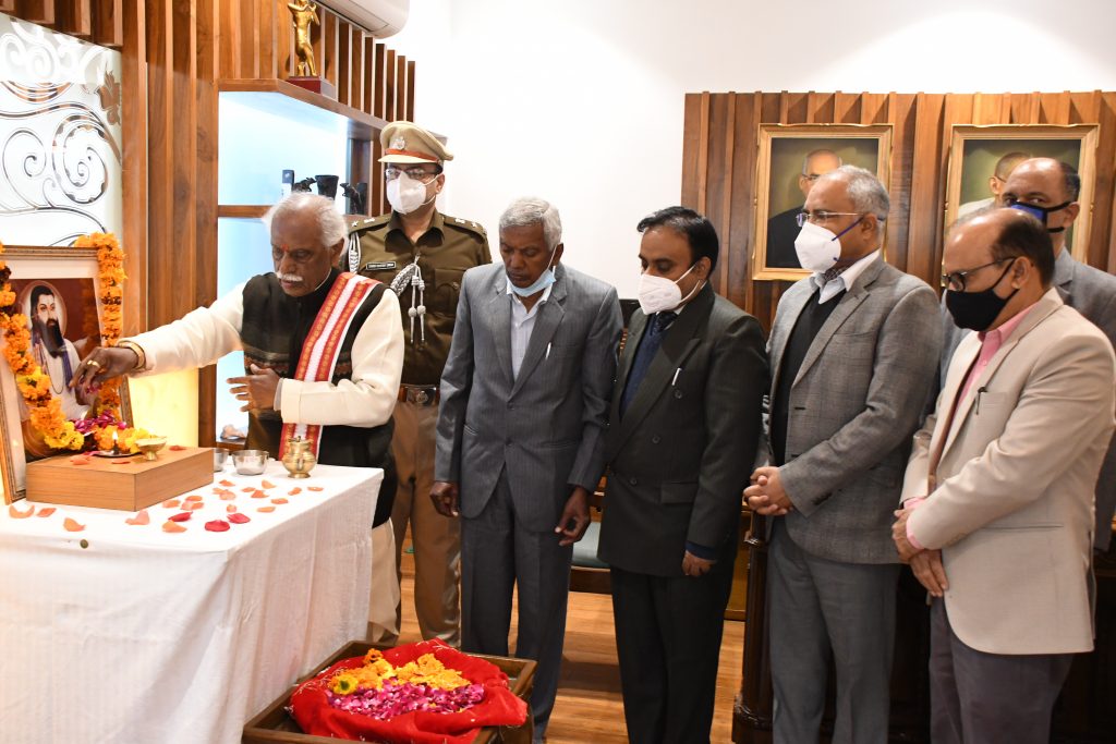 Haryana Governor Shri Bandaru Dattatraya paid homage to Sant Shiromani Shri Guru Ravidas Ji 