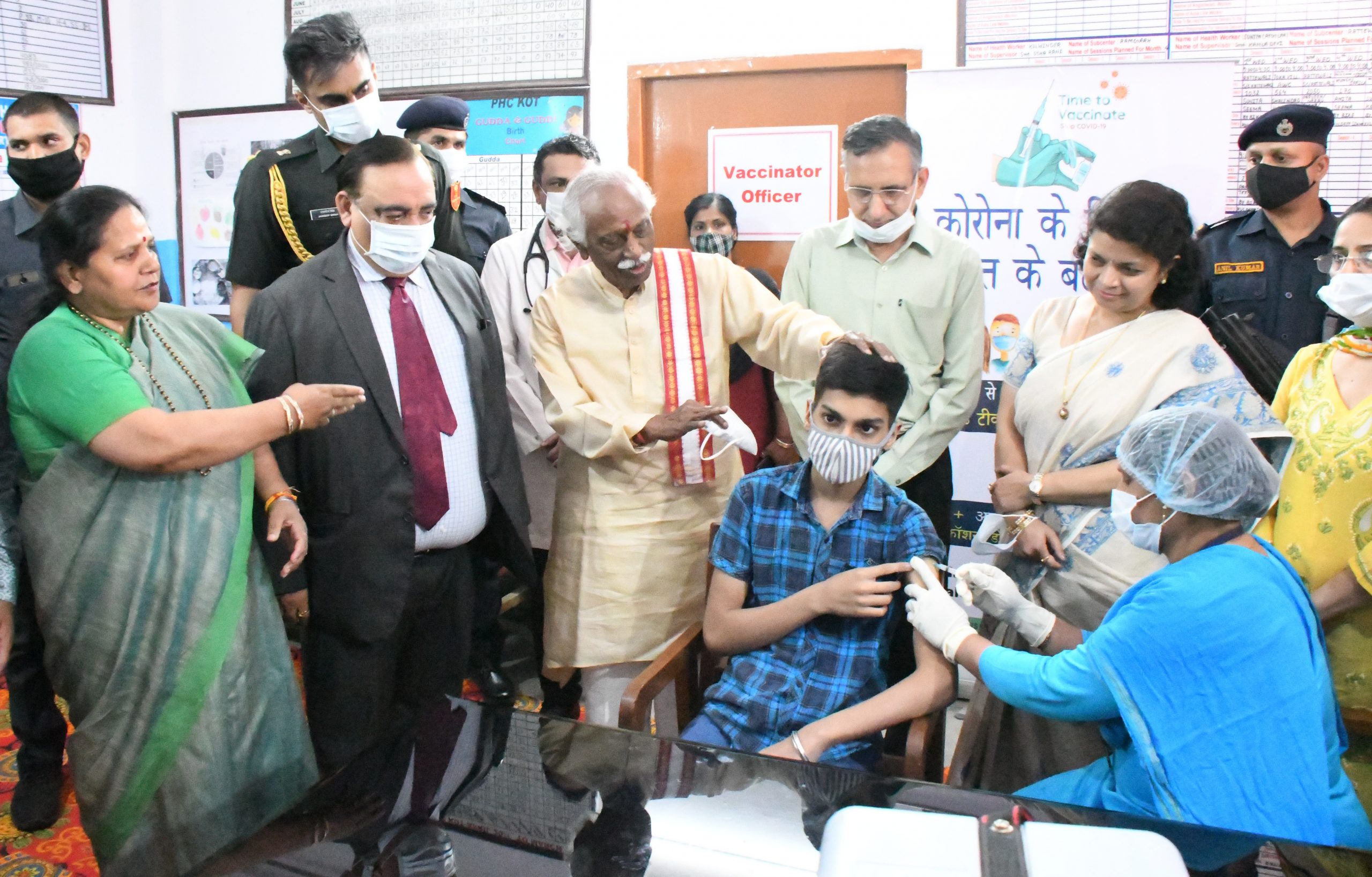 राज्यपाल श्री बंडारू दत्तात्रेय द्वारा 12 से 14 वर्ष की आयु के बच्चों के लिए कोर्बवैक्स टीकाकरण अभियान के शुरूआत की गई