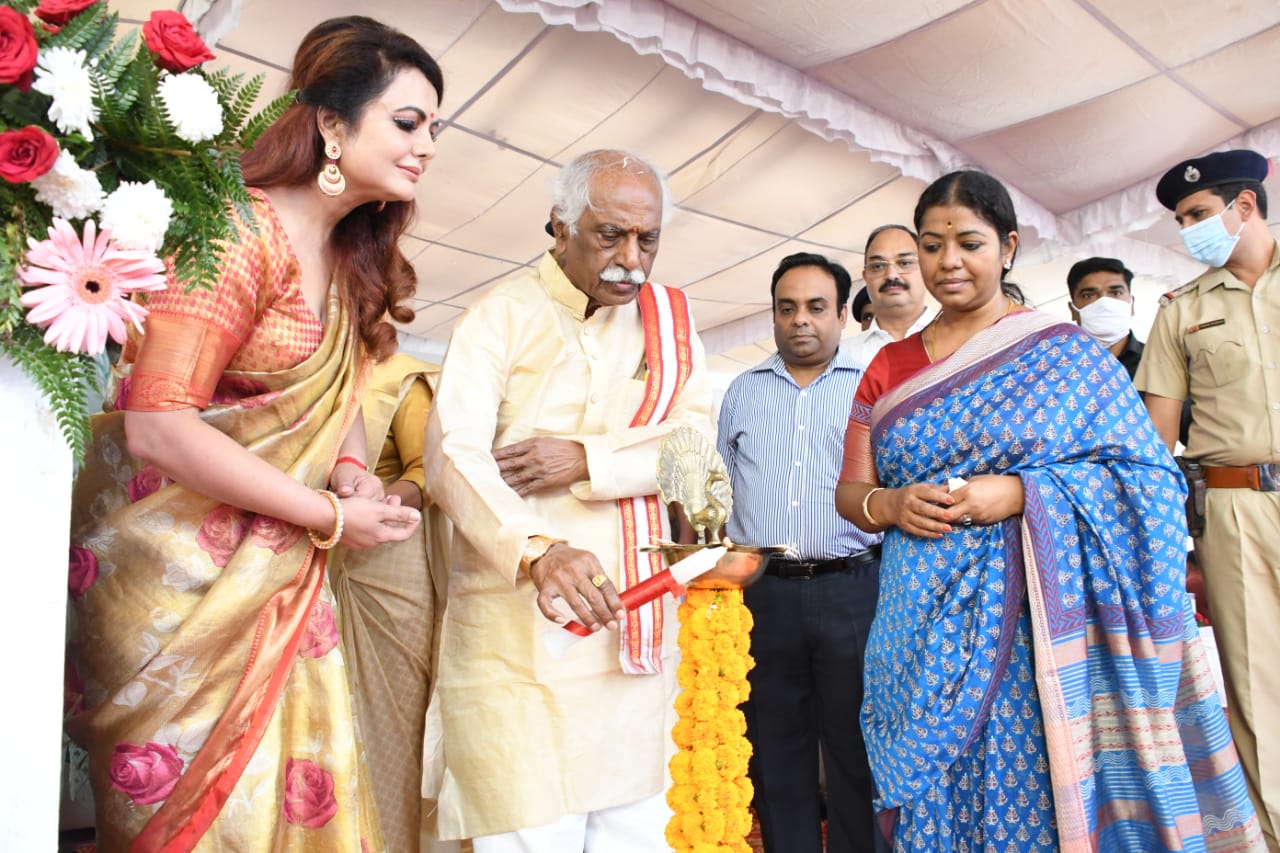 राज्यपाल श्री बंडारू दत्तात्रेय पंचकूला में टीबी मुक्त भारत अभियान की शुरुआत करते हुए