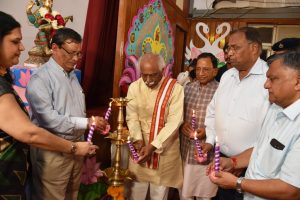 राज्यपाल श्री बंडारू दत्तात्रेय पानीपत में सीबीएसई द्वारा आयोजित स्किल एक्सपो-कम-वर्कशॉप का दीप प्रज्जवलित कर उद्घाटन करते हुए