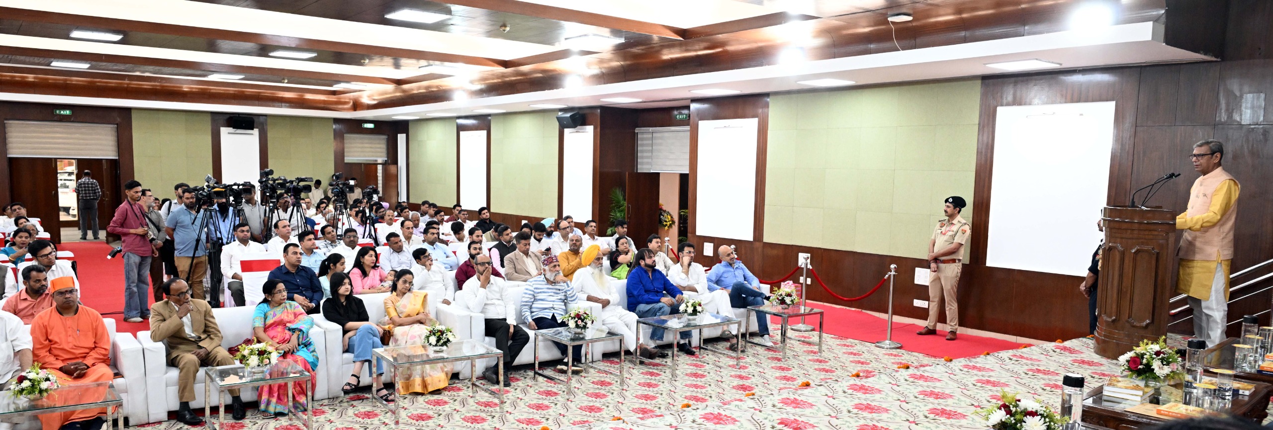 Books relaeased function authored by Shri Shankha Chatterjeeivate, Private Secretary to Hon'ble Governor, titled Advaita Vedanta: Ek Anokha Darshan’ and ‘Samajik Drishtikon Mein Dharmakshetra-Kurukshetra.’