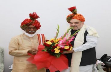 राज्यपाल, श्री बंडारू दत्तात्रेय, नई दिल्ली में केंद्रीय गृह मंत्री, श्री अमित शाह से मुलाकात करते हुए 24.07.21
