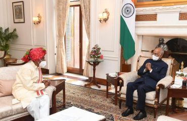 राज्यपाल श्री बंडारू दत्तात्रेय भारत के राष्ट्रपति श्री राम नाथ कोविंद से राष्ट्रपति भवन, नई दिल्ली में मुलाकात करते हुए 23.07.21