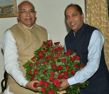 The Chief Minister honoured the Governor with Himachali cap and Shawl.