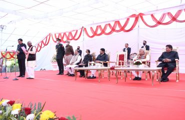 Governor Mr. Bandaru Dattatreya administering the oath of office to Mr. Devendra Singh Babli at Haryana Raj Bhavan