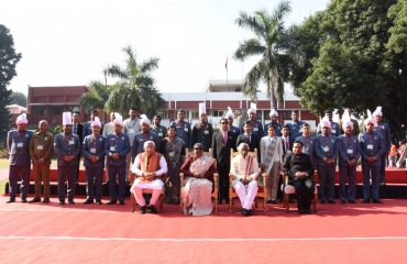 Hon'ble Shri Bandaru Dattatraya, Hon'ble Shri Manohar Lal, Chief Minister, Shri Atul Dwivedi, IAS, Secretary to Governor with staff of Haryana Raj Bhavan during visit of Hon'ble Smt. Droupadi Murmu President of India, on 29-30 Nov 2022