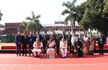 Hon'ble Shri Bandaru Dattatraya, Hon'ble Shri Manohar Lal, Chief Minister, Shri Atul Dwivedi, IAS, Secretary to Governor photograph with officers of Haryana Raj Bhavan during visit of Hon'ble Smt. Droupadi Murmu President of India on 29-30 Nov 2022