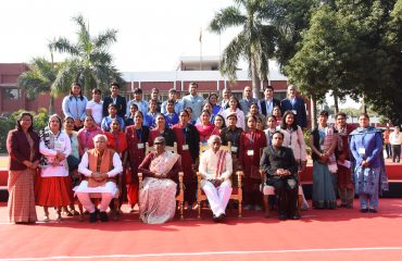 Hon'ble Shri Bandaru Dattatraya, Hon'ble Shri Manohar Lal, Chief Minister, Shri Atul Dwivedi, IAS, Secretary to Governor with Ashha Workers, Women Wrestlers, Olympians and girl students photograph at Haryana Raj Bhavan during visit of Hon'ble Smt. Droupadi Murmu President of India, on 29-30 Nov 2022
