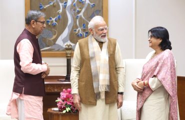 राज्यपाल प्रोफेसर असीम कुमार घोष एवं श्रीमती मित्रा घोष की प्रधानमंत्री नरेंद्र मोदी से शिष्टाचार मुलाकात 18.11.2025