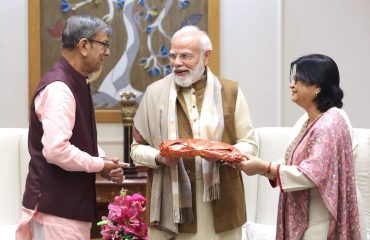 राज्यपाल प्रोफेसर असीम कुमार घोष एवं श्रीमती मित्रा घोष की प्रधानमंत्री नरेंद्र मोदी से शिष्टाचार मुलाकात 18.11.2025