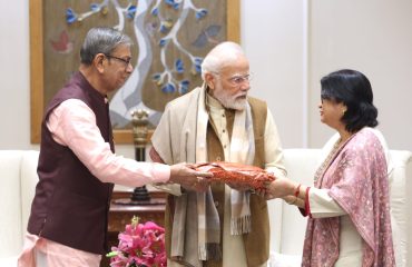 राज्यपाल प्रोफेसर असीम कुमार घोष एवं श्रीमती मित्रा घोष की प्रधानमंत्री नरेंद्र मोदी से शिष्टाचार मुलाकात 18.11.2025