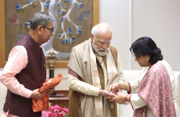राज्यपाल प्रोफेसर असीम कुमार घोष एवं श्रीमती मित्रा घोष की प्रधानमंत्री नरेंद्र मोदी से शिष्टाचार मुलाकात 18.11.2025