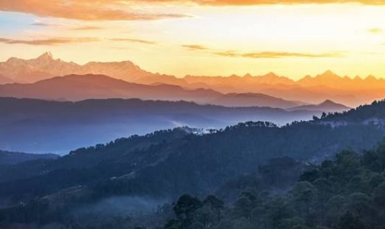 Kausani famous for views of Himalayas