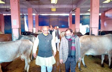 हरियाणा गौ सेवा आयोग के चेयरमैन श्री श्रवण कुमार गर्ग जी ने आज सोनीपत की श्री गौशाला का दौरा किया। इस मौके पर आयोग के सदस्य श्री कुलबीर खरब जी विशेष रूप से साथ रहे। इस अवसर पर श्री गौशाला एसोसिएशन सफीदों के अध्यक्ष शिवचरण कंसल जीए सोनीपत के व्यवसाई व समाजसेवी राजेंद्र गुप्ता जीए गन्नौर गौशाला प्रतिनिधि कृष्ण राठी जीए श्री कृष्ण प्रणामी गौशाला गन्नौर से सत्यपाल शर्मा जी एश्री गौशाला सोनीपत के सचिव सुरेश गुप्ता जीए कोषाध्यक्ष अशोक गर्ग जीए सह सचिव मेहताब खत्री जीए राजकुमार कुच्छल जी समेत कई गौसेवक मौजूद रहे।