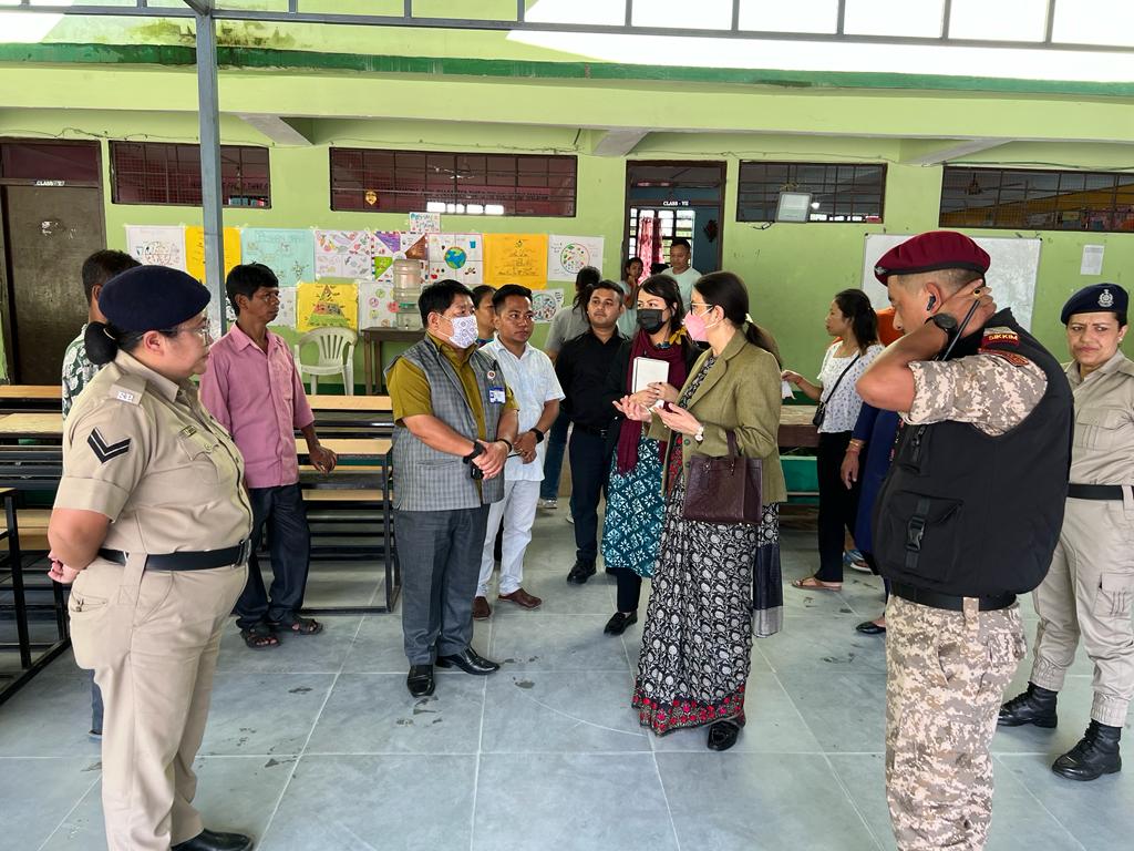 Visit to relief camps set up at Singtam
