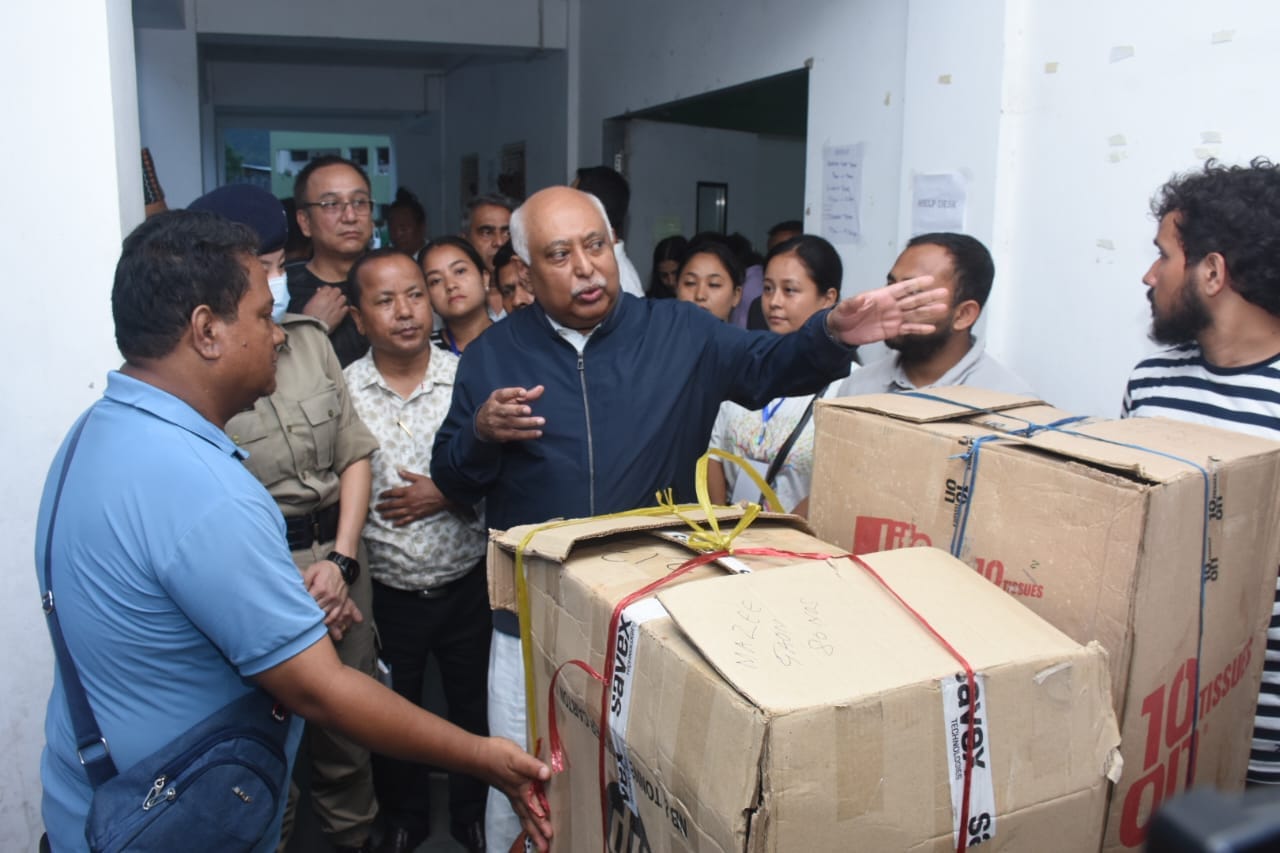 Visit to relief camps set up at Singtam
