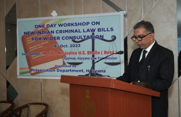 Sh. Sanjay Hooda, Director of Prosecution(General),Haryana delivering welcome speech to all participates in the ‘One Day Workshop on New Criminal Law Bills’ held on 14.10.2023 at PWD Guest House, Panchkula