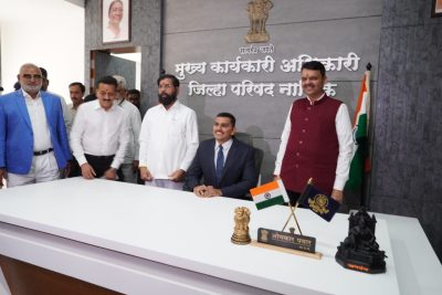 मा. मुख्यमंत्री यांनी मा. मू. का. अ. यांचा केलेल्या सन्मान