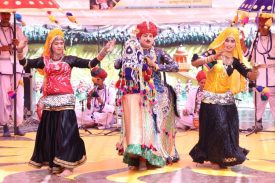 सूरजकुंड मेले में कच्ची घोड़ी नृत्य