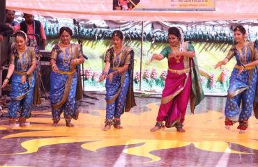 सूरजकुंड शिल्प मेला में महाराष्ट्र नृत्य