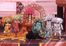 सूरजकुंड शिल्प मेला में बंगाल लोक रंगमंच आधारित प्रदर्शन;?>