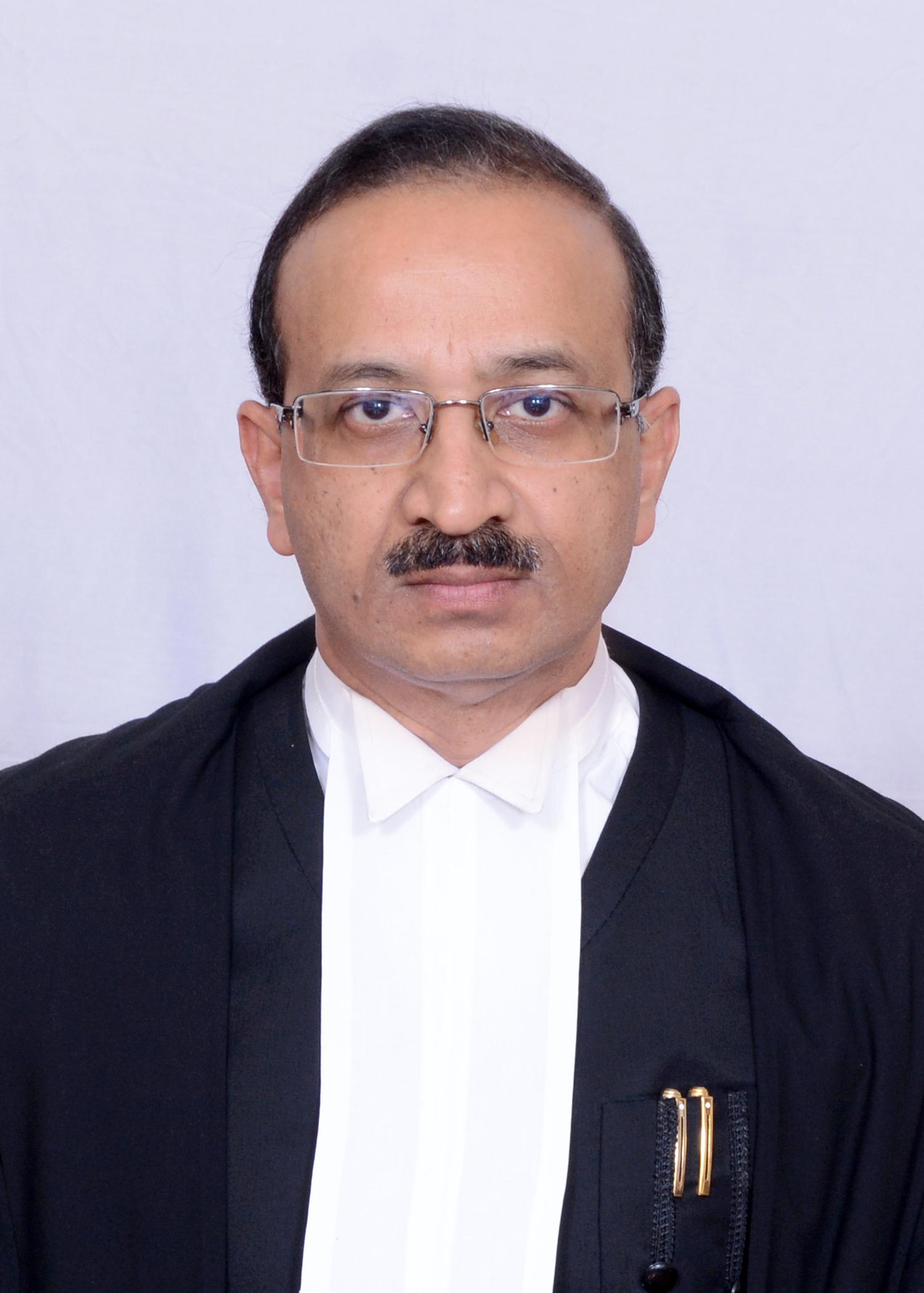 Honble Mr. Justice Manoj Kumar Gupta