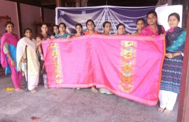 Ladies group visited manufactuing Paithani saree