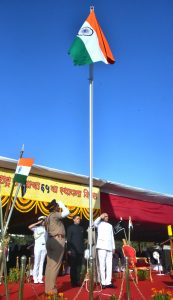 01.05.2024:  Governor hoists the National Flag at the state function to mark the 65th Foundation day of Maharashtra state at Dadar.