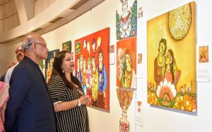 05.07.2024:  Maharashtra Governor Ramesh Bais visited Nandini's Verma's Art Exhibition 'Flow of Life' and admired her paintings at Jehangir Art Gallery in Mumbai.