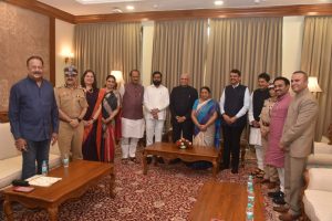 CM, Dy CMs accord farewell to Governor Bais; Indian Navy gives Guard of Honour