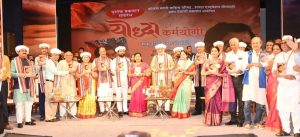 07.08.2024: The Governor of Maharashtra C.P. Radhakrishnan released the biography of Maharashtra Chief Minister ‘Yodd।ha Karmayogi- Eknath Sambhaji Shinde’ at Gadkari Rangayatan, Thane. Chief Minister Eknath Shinde, Deputy Chief Ministers Devendra Fadnavis and Ajit Pawar, Dy Chairperson of Legislative Council Dr Neelam Gorhe, Minister of Industries Uday Samant, Minister of Excise Shambhuraj Desai, noted social worker Padmashree Shankar Baba Papalkar, authors Dr Pradeep Dhawal and Dr Arundhati Bhalerao and invitees were present. The programme was organised by the Konkan Marathi Parishad, Sharada Education Society and Granthali Publications.