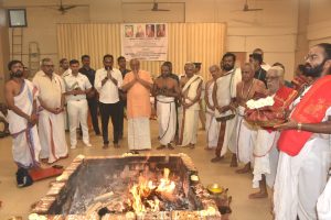 Governor visits the Lord Murugan temple at Chembur, Mumbai