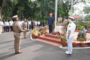 15.08.2024 :  राज्यपाल राधाकृष्णन यांचे पुणे राजभवन येथे ध्वजारोहण