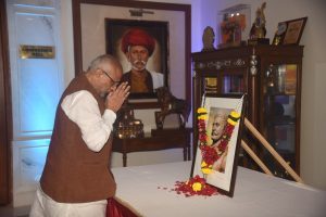 Governor offeres floral tributes to the portrait of Krantivir Umaji Naik