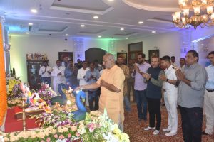 Governor bids farewell to Lord Ganesh