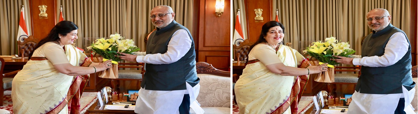 Renowned playback singer Anuradha Paudwal meets Governor