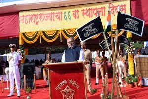 01.05.2025: Governor unfurls the National Tricolour on the occasion of the Maharashtra State Foundation Day