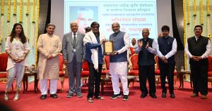 राज्यातील पद्म पुरस्कार विजेत्यांचा राजभवन येथे सन्मान