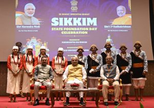 ‘एक भारत श्रेष्ठ भारत’ उपक्रमांतर्गत सिक्कीम राज्य स्थापना दिवस राजभवन येथे साजरा